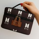 کیف لوازم آرایشی صندوقی وندی طرح بی تی اس BTS