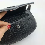 کیف دوشی چرم طبیعی مدل در پروانه ای مشکی کد 01